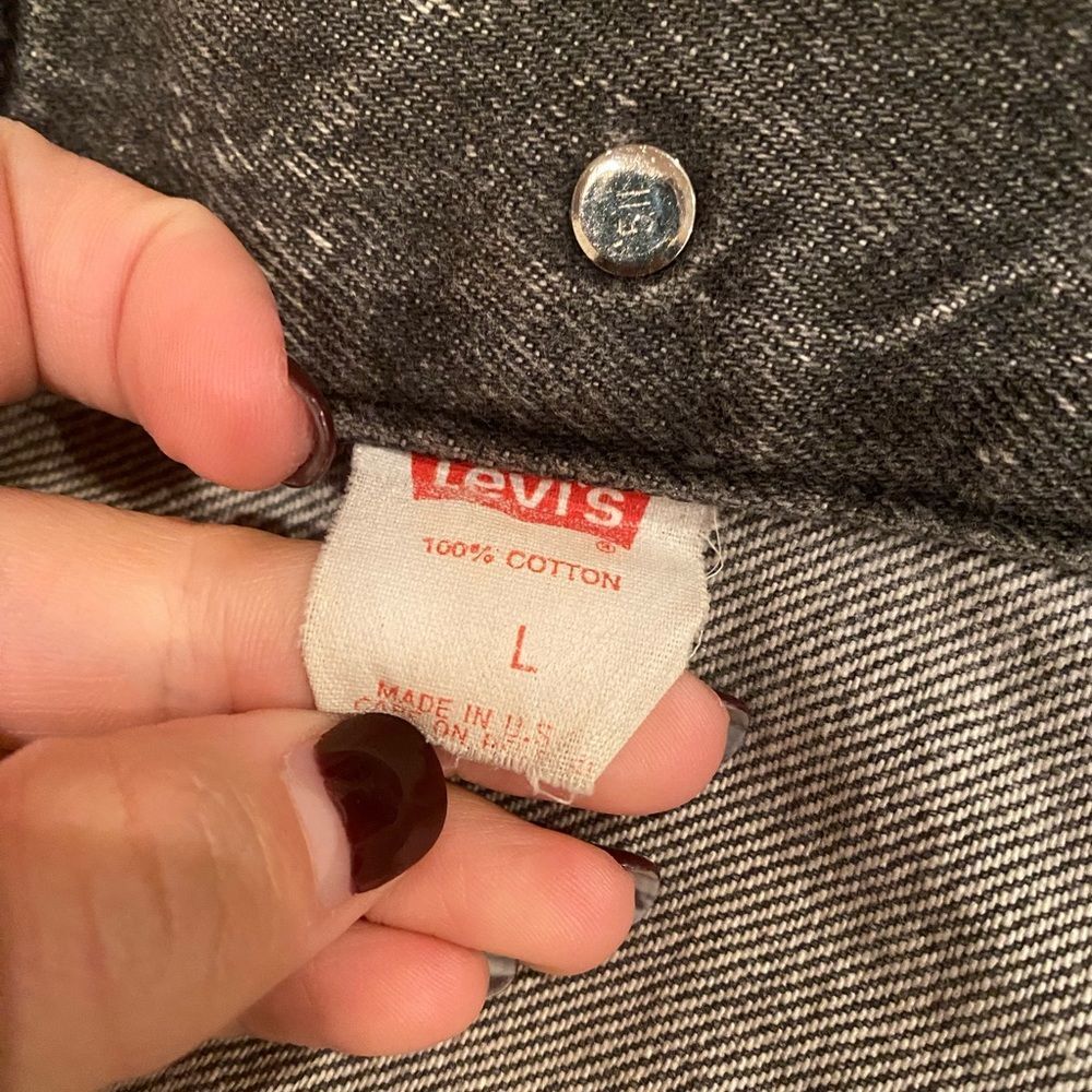 80s Vintage Levi’s 511 Distressed Acid Washed Black Jean Jacket, SZ Large - Picture 6 of 14